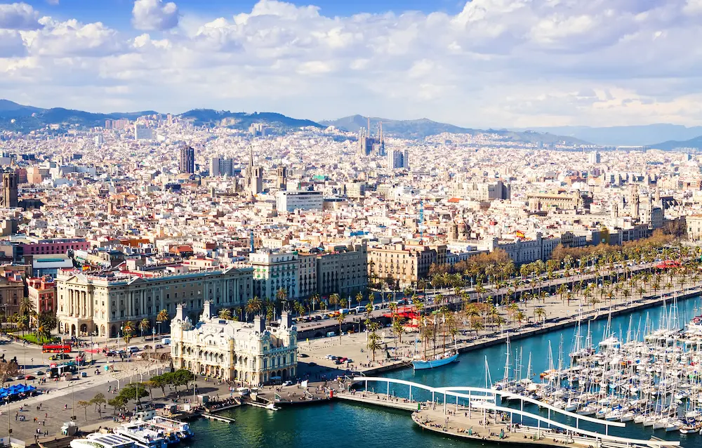 On trobar el millor servei de lloguer de taules i cadires a Barcelona per a esdeveniments